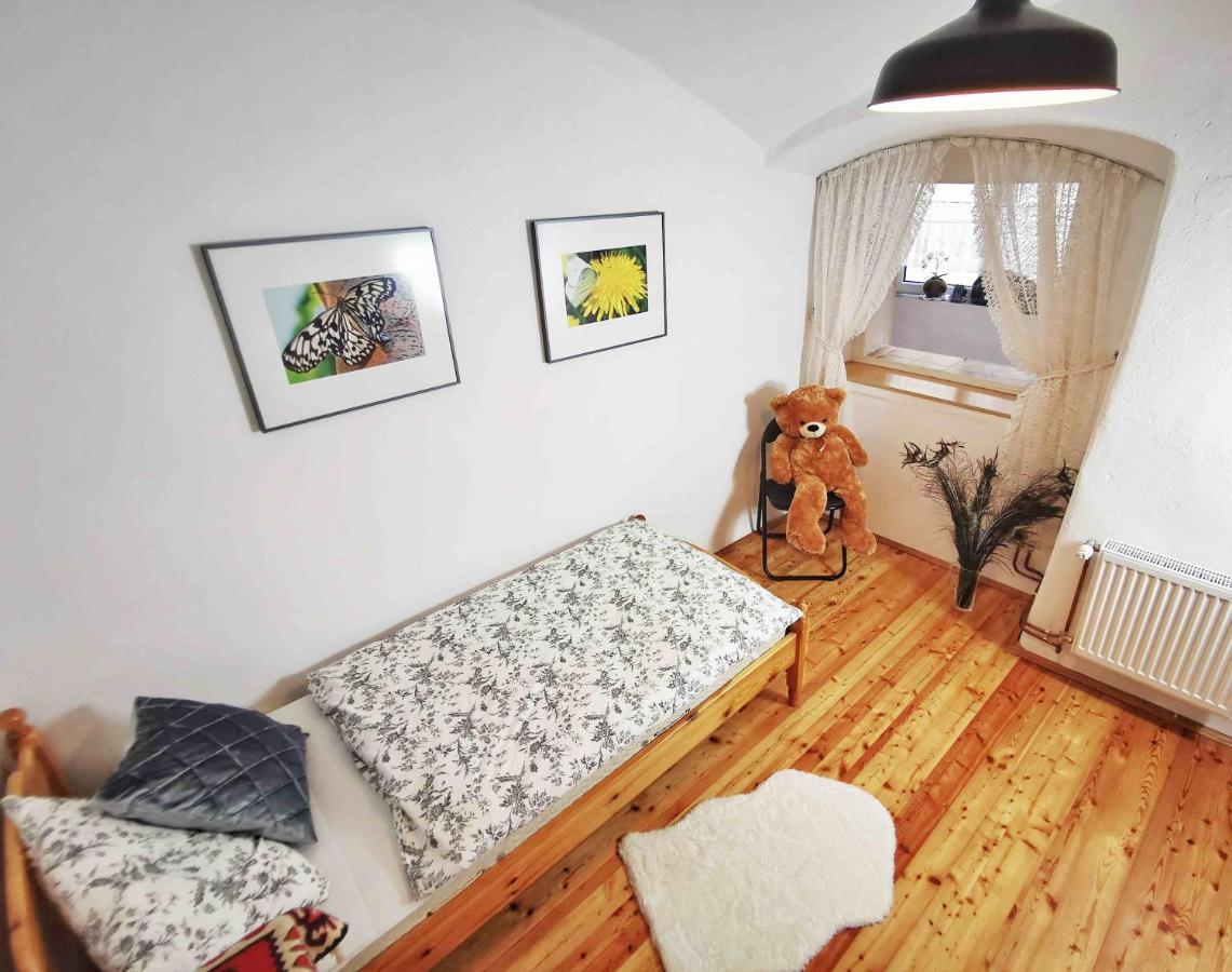 Ferienwohnung Himmelberg 80M2 In Der Altstadt Und Toll Fuer Familien كلاغنفورت المظهر الخارجي الصورة