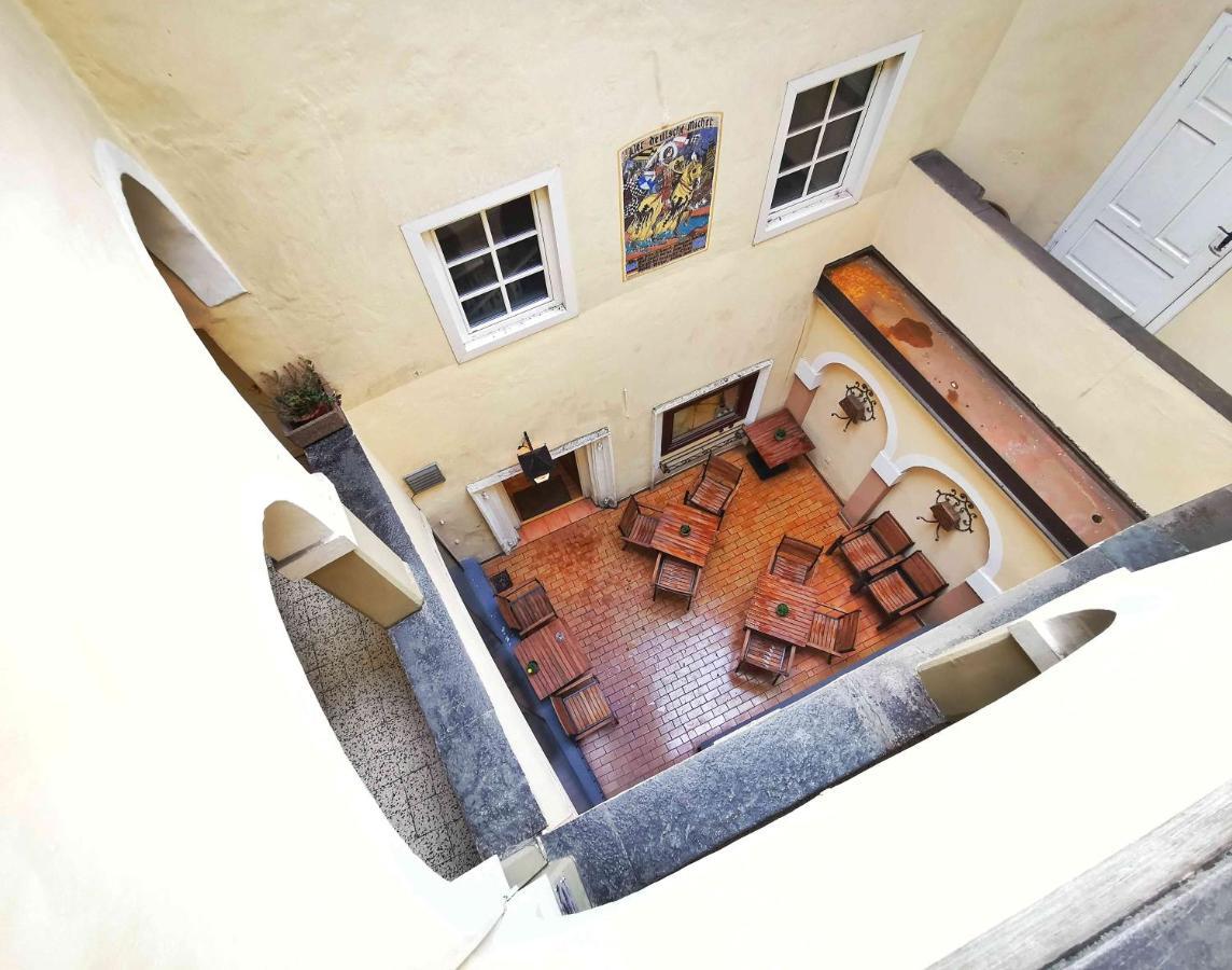 Ferienwohnung Himmelberg 80M2 In Der Altstadt Und Toll Fuer Familien كلاغنفورت المظهر الخارجي الصورة